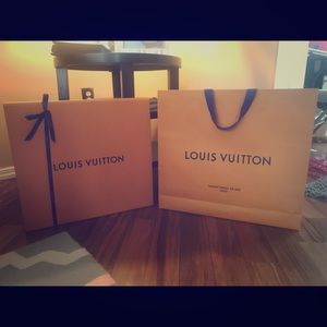 Louis Vuitton Bags - Louis Vuitton bag and box fits Neverfull GM Louis Vuitton Bags - Louis Vuitton bag and box fits Neverfull GM